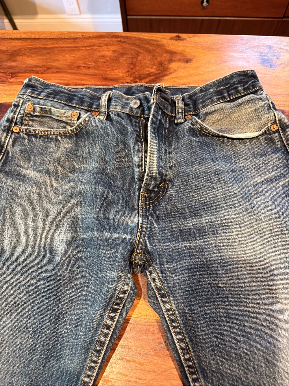 Classic Men's Blue Denim Jeans 505